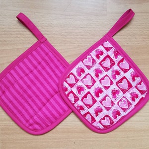 Pink Heart Valentine's day pot holders set of 2 image 3