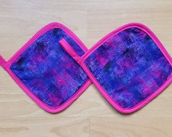 Pink and blue static pot holders set of 2