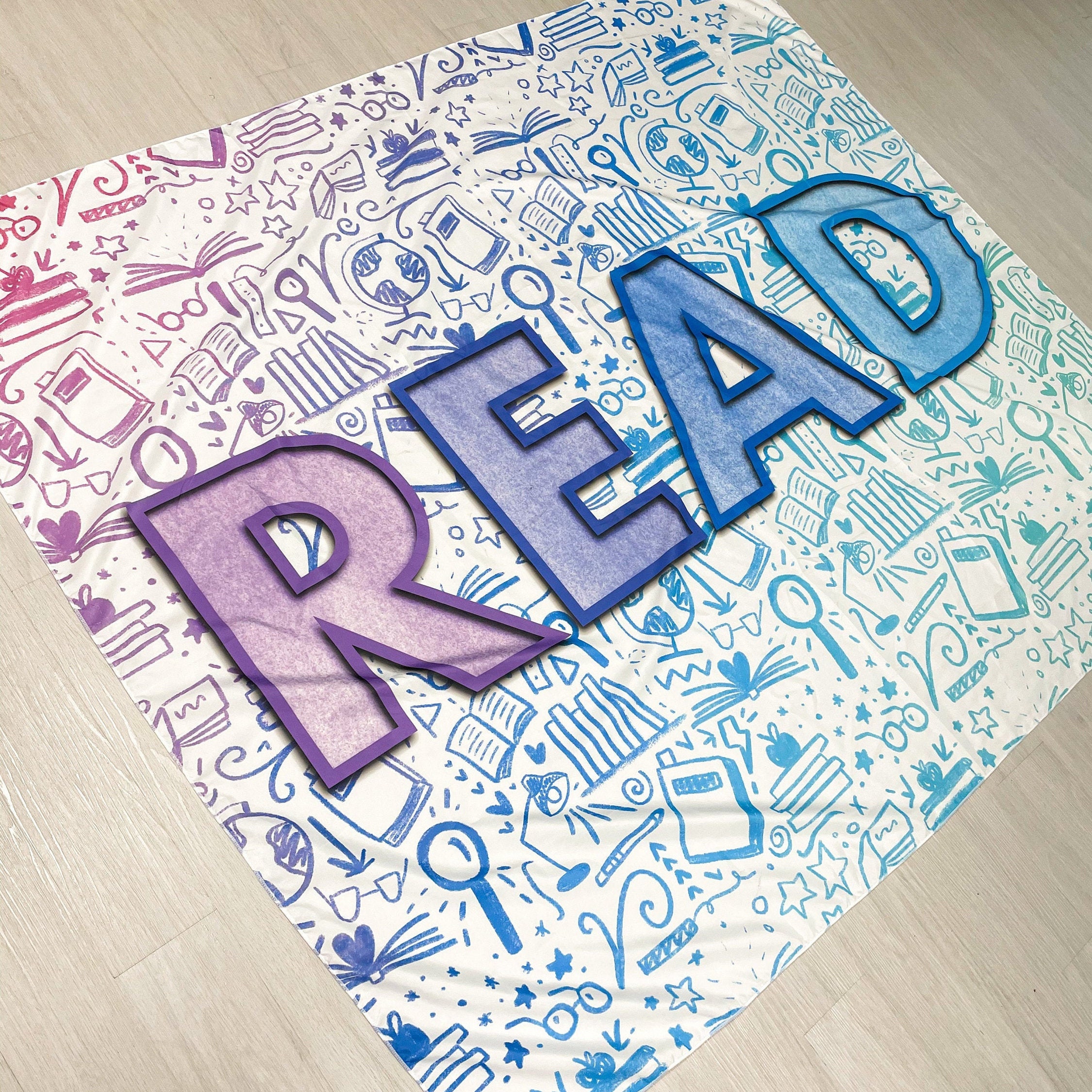 Doodle Decor - READ - Decorative Wall Hanging