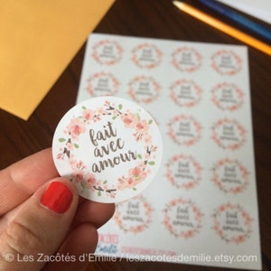 Stickers "Fait avec amour" with flowers on white paper