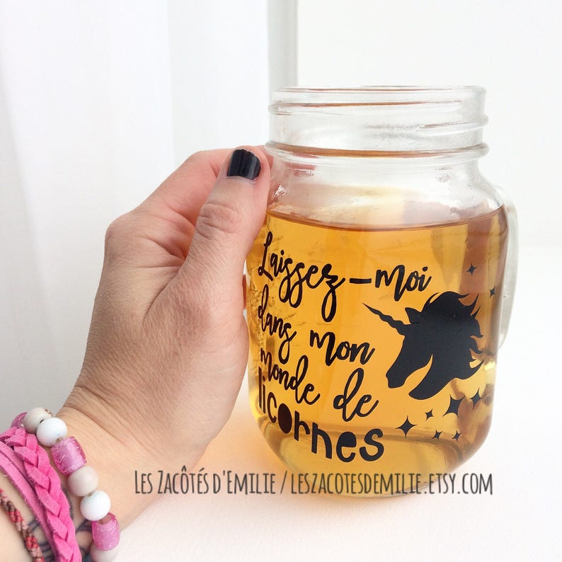 Decal Laissez-moi dans mon monde de licornes to stick on a cup, a glass, etc. image 1