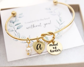 Personalized Knot Bangle, Bridesmaid Bracelet with Engraved Charm
