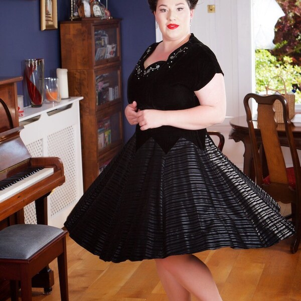 VINTAGE 50s velvet ballgown M-L