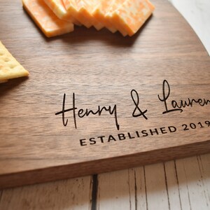 Personalized Cutting Board Engraved Cutting Board, Custom Cutting Board, Wedding Gift, Housewarming Gift, Anniversary Gift, Mothers Day image 2