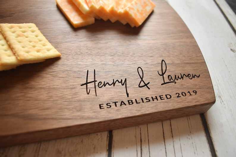 Personalized Cutting Board Engraved Cutting Board, Custom Cutting Board, Wedding Gift, Housewarming Gift, Anniversary Gift, Mothers Day image 2