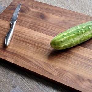 Personalized Engraved Wood Cutting Board – Family Name Gift image 2
