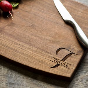 Personalized Engraved Cutting Board Walnut, Custom Cutting Board, Personalized Wedding Gift, Housewarming Gift, Anniversary Gift, Monogram