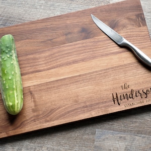 Personalized Cutting Board Engraved Cutting Board, Custom Cutting Board, Wedding Gift, Housewarming Gift, Anniversary Gift, Engagement T2 image 3