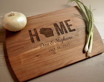Gepersonaliseerde snijplank van walnotenhout, gegraveerd cadeau voor een housewarming