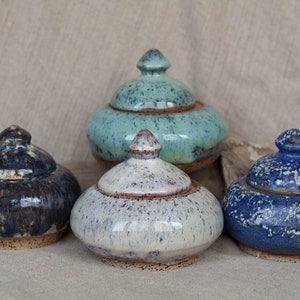 Ceramic box with lid, ceramic stash box, ceramic sugar bowl, ceramic trinket box for jewelry, ceramic box with lid, ring and earring box,741