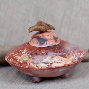 Ceramic jewelry box, ring box, lidded vessel, ceramic jewelry storage, ceramic trinket box, ceramic storage with lid, housewarming gift, 835