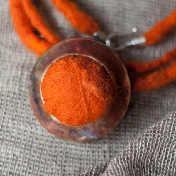 Pendant necklace, orange nad brown raku ceramic and felt necklace, ceramic jewelry, felting jewelry, ceramic and felt pendant, OOAK