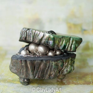Jewlery box, ring box, ceramic storage box, trinket box for jewelry, raku ceramic box with lid,  raku ceramic container, kurinuki box,  70