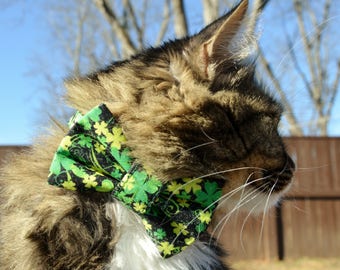 Four leaf clover cat collar, St. Patricks Day collar with bow, St. Patricks Day cat bow tie collar, St. patricks Day, kitten collar with bow