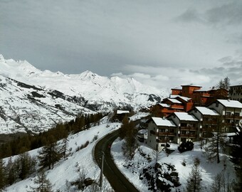 Ciudad de esquí, Arte de esquí, Póster de esquí, Arte de estación de esquí, Pueblo de esquí, Regalo para esquiadores, Regalos para esquiadores, Cabaña de esquí, Impresión de los Alpes, Alpes, Foto de los Alpes