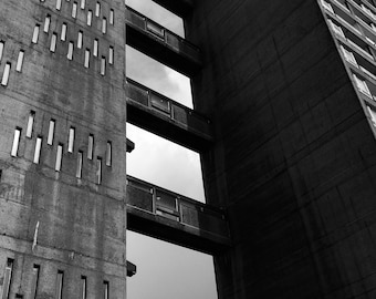 白黒写真、ブルータリズム プリント、ブルータリスト、残忍、バルフロン タワー、建築プリント、エルノ ゴールドフィンガー、ロンドンの写真