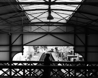 Straatfotografie, zwart-wit, print Londen, Londen, West Brompton, stadsprints, vierkante prints, silhouetkunst, fotoprint, ingelijst