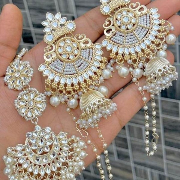 Amazing Kundan earrings and tika, kundan tikka set, chand bali earrings,Kundan jewelry, Bollywood , Indian jewelry,