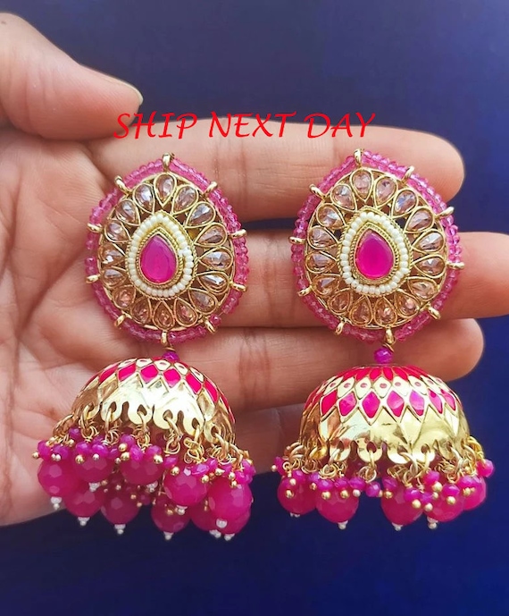 Pink colour on sale jhumka earrings