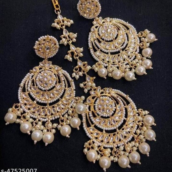 Lovely Kundan earrings and tika, kundan tikka set, chand bali earrings,Kundan jewelry, Bollywood , Indian jewelry