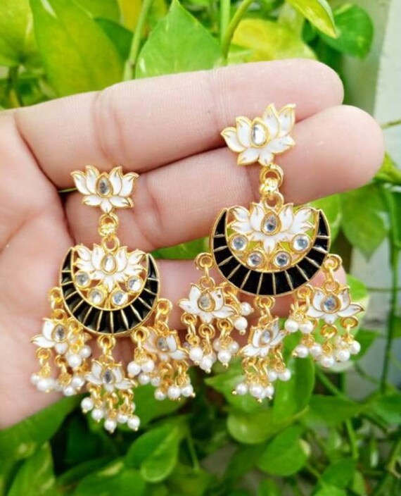 Buy Women Gold Finish Kundan And Black Bead Dangler Earrings - Festive  Favorites - Indya