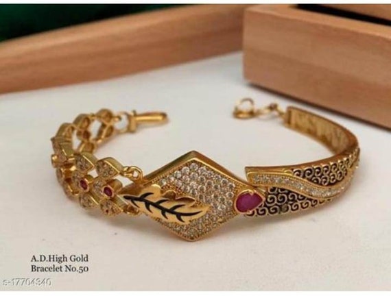 Square and Round 3 Line Traditional Gold Bangles Design online B25570