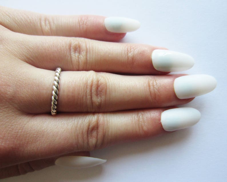 White Fake Nails with Glitter - wide 2
