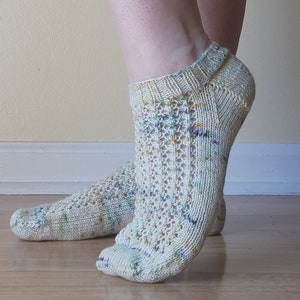 Lace Socks Knitting Pattern, Ankle Sock Knitting Pattern, Sea Shore Socks Digital Knit Lace Pattern PDF, How To Knit Socks PDF