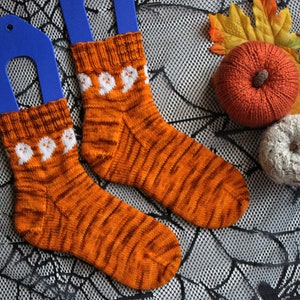 Digital Knitting Pattern For Socks, Colorwork Sock Knitting PDF Pattern, Feeling Boo-tiful Socks, How To Knit Colorwork Socks Pattern