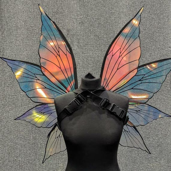 Bewegliche Feenflgel, App-gesteuerte animatronische Cosplayflgel,  wunderschne Kostmflgel, handgefertigt auf Bestellung, FlutterWings!  Elektrisches Uhrwerk - Etsy.de