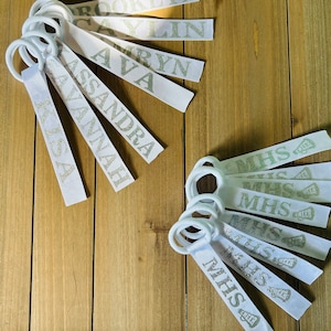 Pom Pom Tags