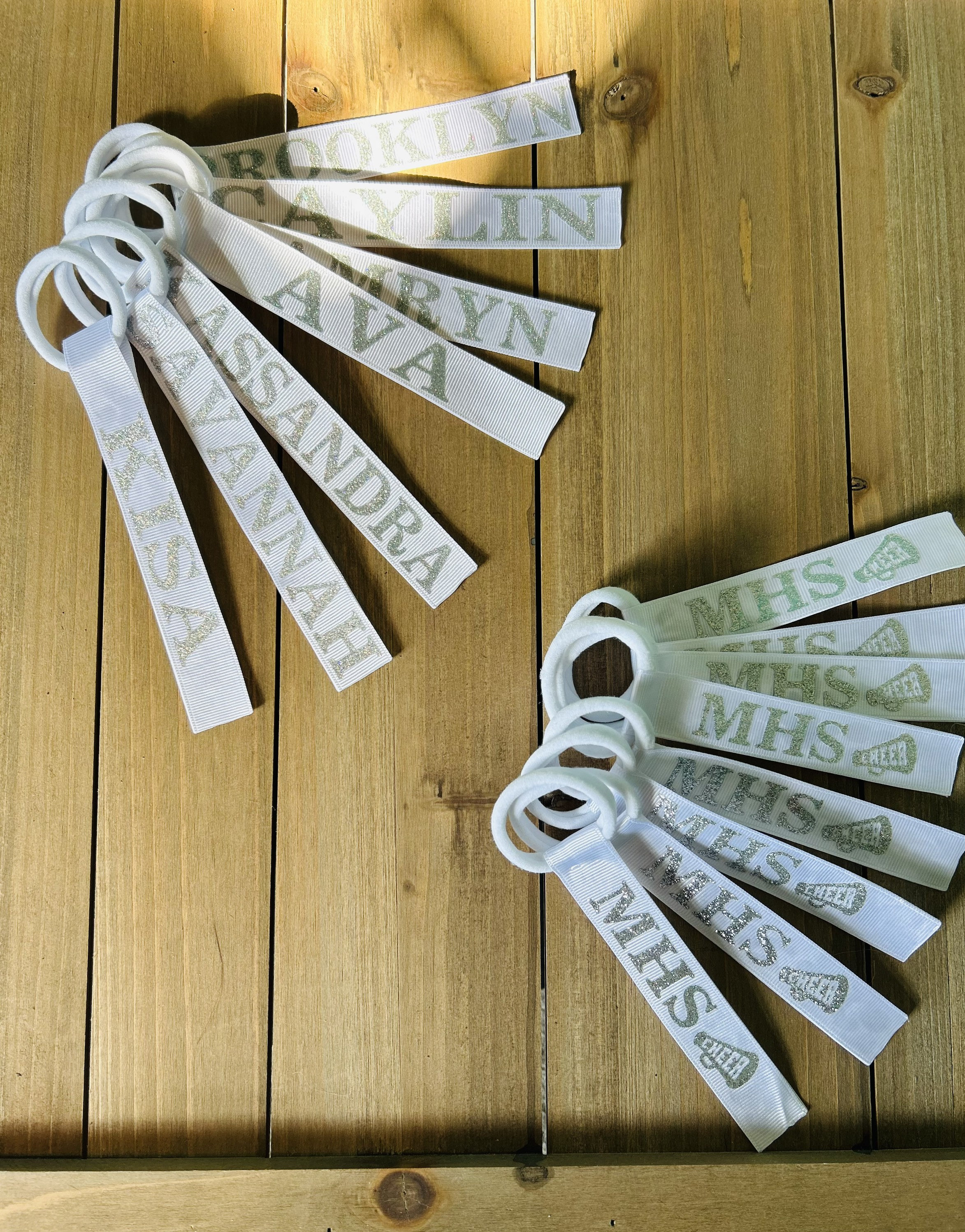 Pom Pom Tags