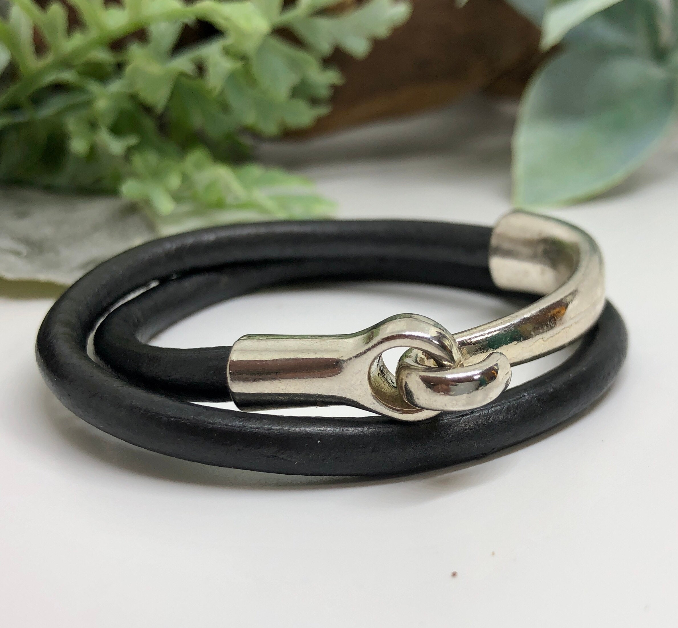 ブレスレット Phoebe Leather Double Wrap Bracelet Leather Double Wrap Bracelet With Chunky Silver Clasp
