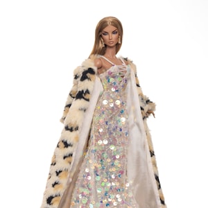 Manteau léopard et robe à paillettes pour Rimdoll et pour poupée mannequin 12 pouces de la même taille.