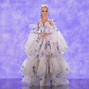 Robe Wildflower Waltz pour Rimdoll et poupée mannequin 12&quot; de même taille.