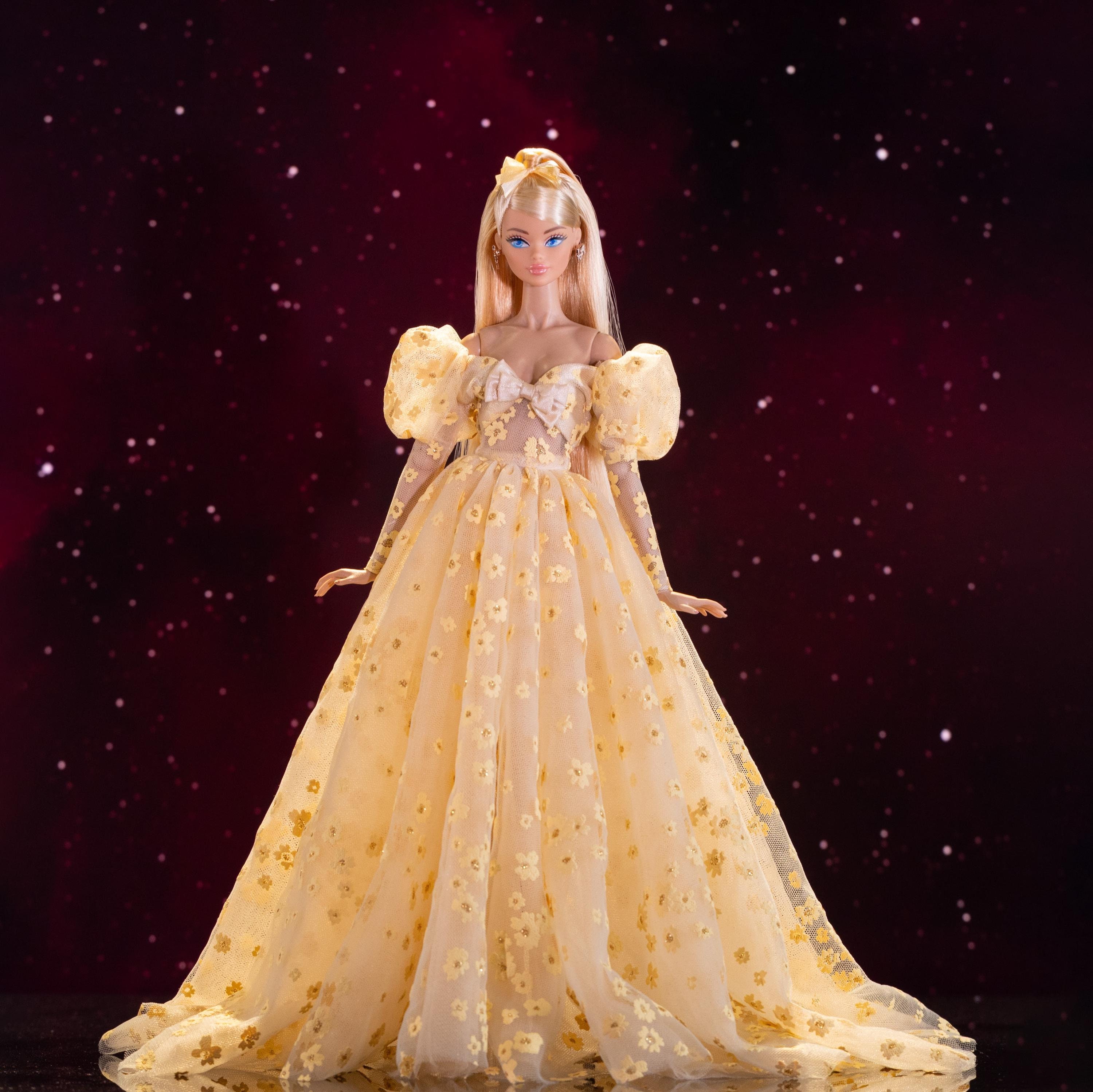 gold dress barbie 1990 Gold Barbie (5405) main image 1