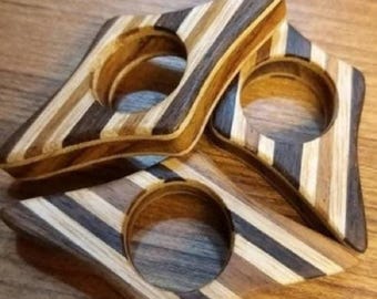 Sujetapáginas de madera. Ayuda de lectura.