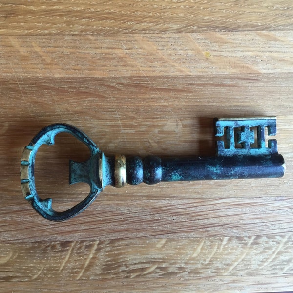 Vintage Skeleton Key Bottle Opener/ wine key