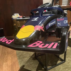 12V Huffy マクラーレン F1 レースカー 子供用バッテリー式乗用玩具（リモコン付き）のデジタルアートワークをリブランド：RedBull