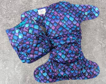 Purple Scales - LBB Ai3 & V2 tygblöja - PUL Pocket AiO tygblöja - Atletisk fukttransporterande Jersey AWJ - handgjord blöja