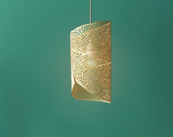Filigrana Leaf Pendant Lamp: Laser-Cut Birch Wood, Small Size