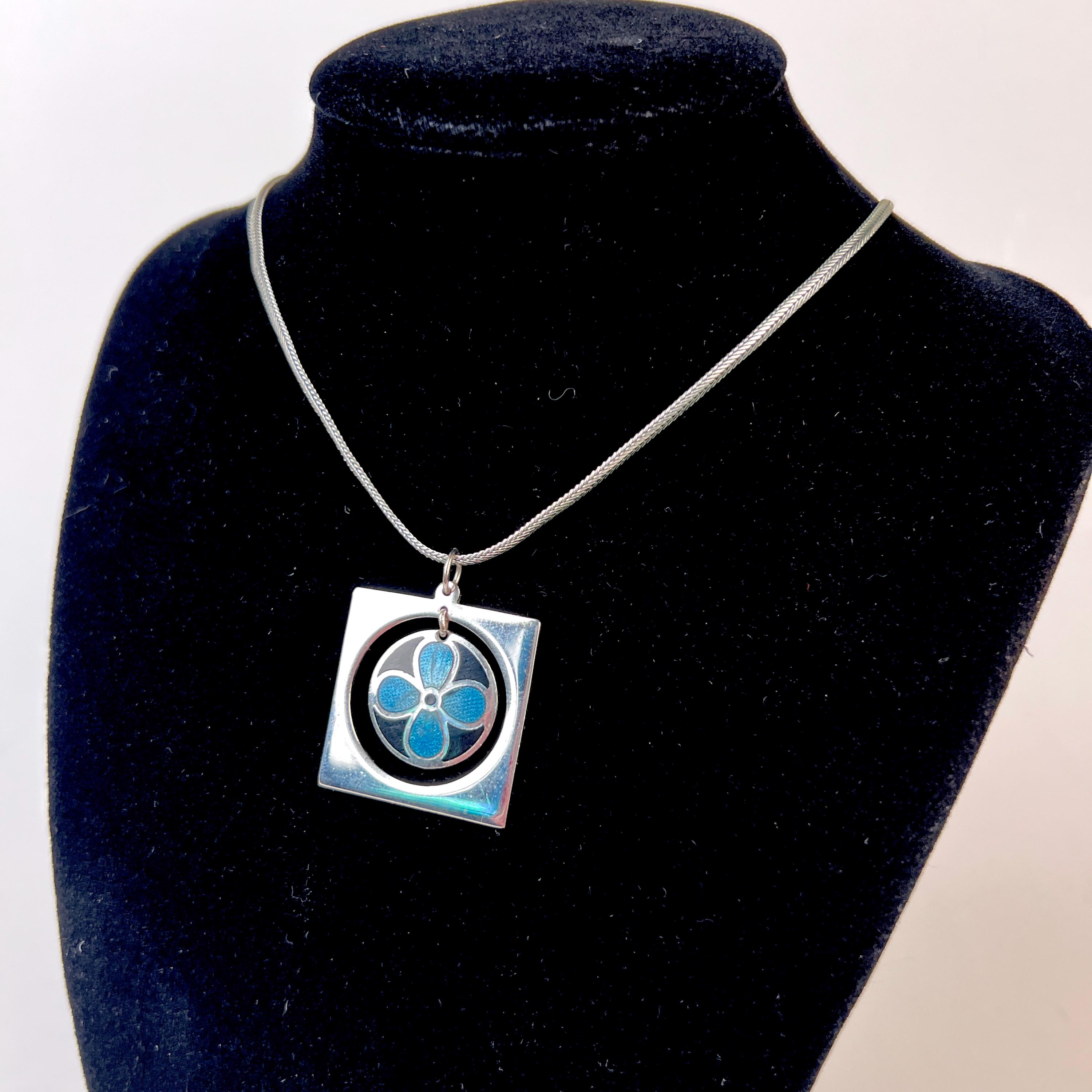 70s Flower Enamel Chain Belt – Dark Horse Vintage