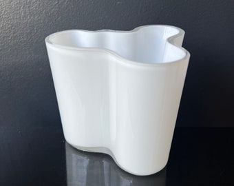 Alvar Aalto Vase by Iittala Small White Glass Biomorphic MCM Design