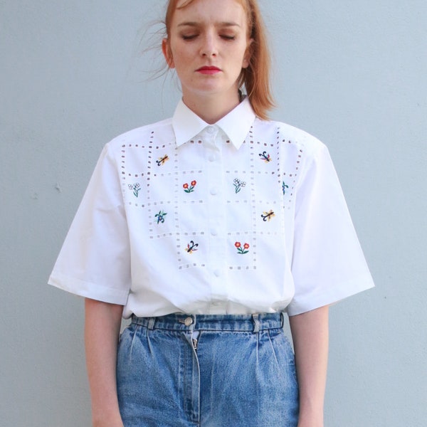 French Vintage 90's embroidered & Eyelet Short Sleeve White Cotton Blouse Button Down Flower Butterfly Embroidery Shirt Loose Fit S M