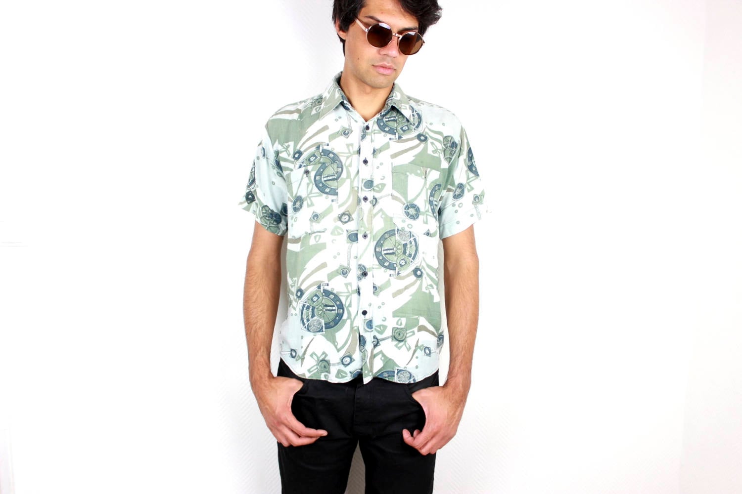 1980s Vintage Mens Retro Printed Summer Shirt / Novelty Print Pastel Green Patterned Short Sleeve Boho Hipster 80s 90s / Size Medium Large 1980s Summer Vintage Mens Retro Printed Summer 1980s Shirt / Novelty Print Pastel Green Patterned Short Sleeve Boho Hipster 80s 90s / Size Medium Large acdc8a