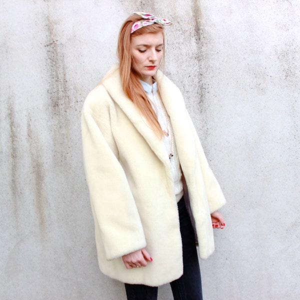 french vintage faux fur coat, 1980s white / creamy beige, wool & cotton fake fur jacket, loose fitting