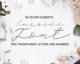 Può includere: 62 elementi di font corsivo argentati. Lettere e numeri PNG trasparenti.