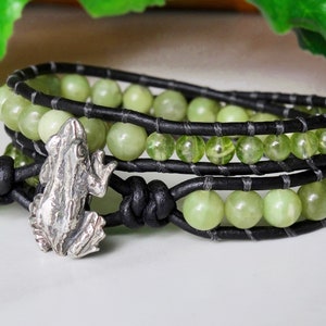 Green Frog Leather Bracelet, Natural Peridot Gemstone Wrap Bracelet, Frog Jewelry Gift For Women, Green Energy Crystal Bracelet, RT103