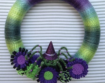 Halloween Spider Wreath, Striped Wreath, Yarn Wrapped wreath, Felt Flower Wreath