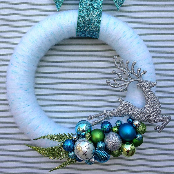 Reindeer Wreath, Christmas Wreath, Holiday Wreath, Blue Reindeer Wreath, Blue Yarn Wreath, Christmas Reindeer Wreath, Deer Wreath